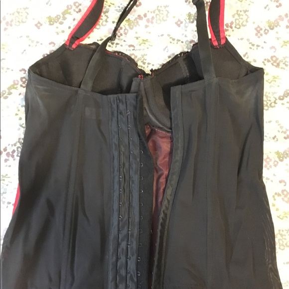 Cacique Red and Black Bustier - Picture 3 of 4